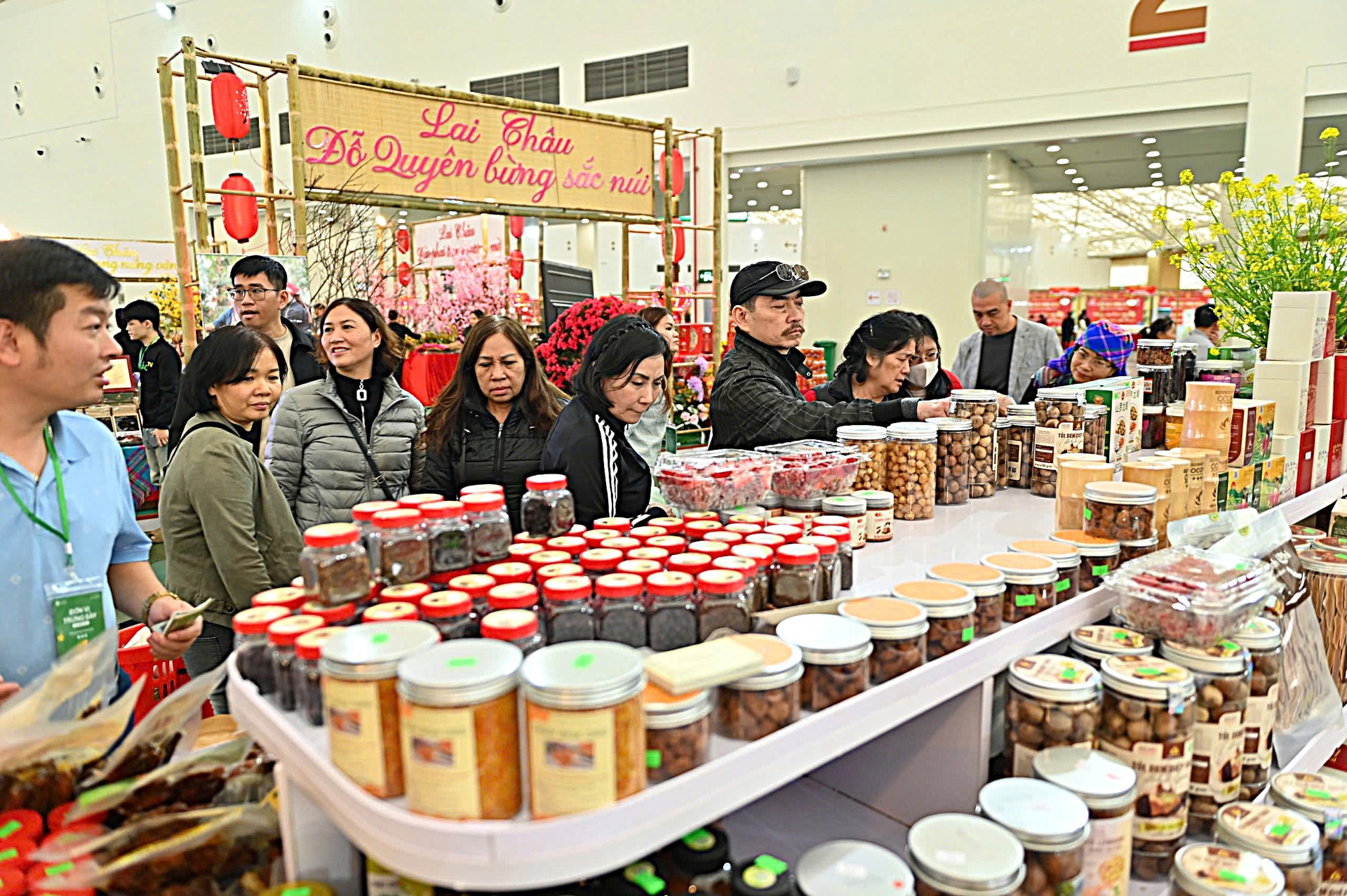 Người dân hào hứng săn ưu đãi đến 80% tại Hội chợ Mùa Xuân 2026- Ảnh 5.