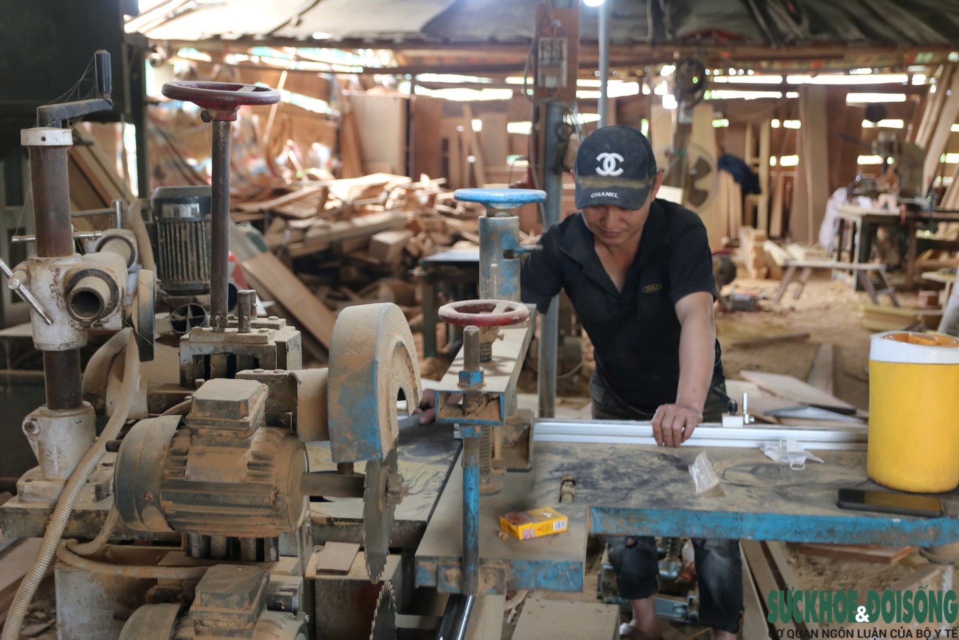 Làng nghề mộc 'chạy đua' những ngày cuối năm- Ảnh 3.