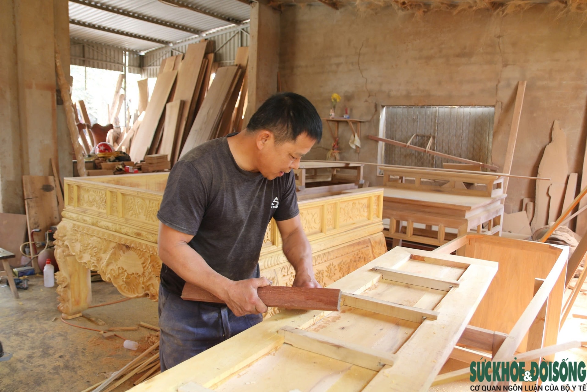 Làng nghề mộc 'chạy đua' những ngày cuối năm- Ảnh 5.