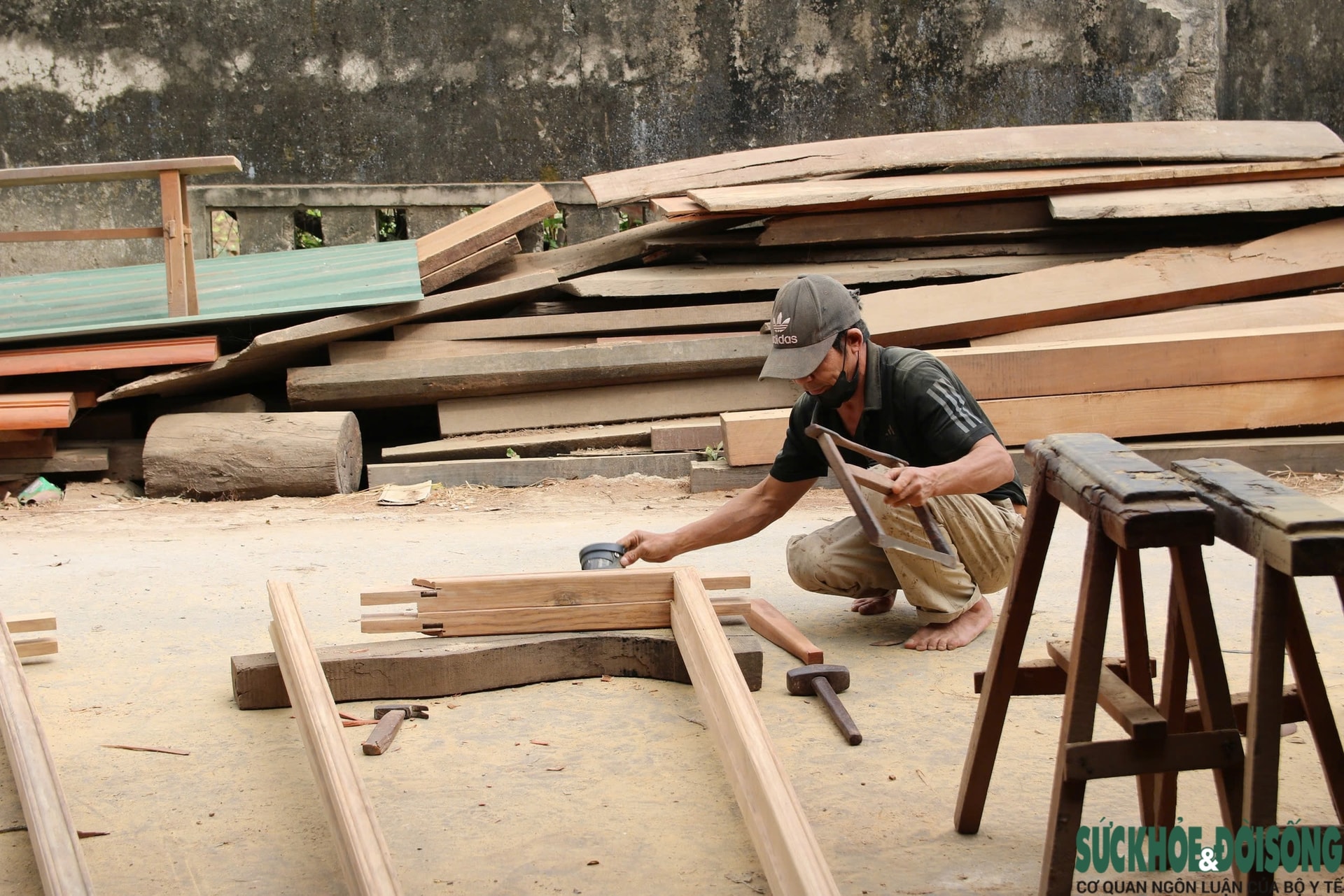 Làng nghề mộc 'chạy đua' những ngày cuối năm- Ảnh 11.