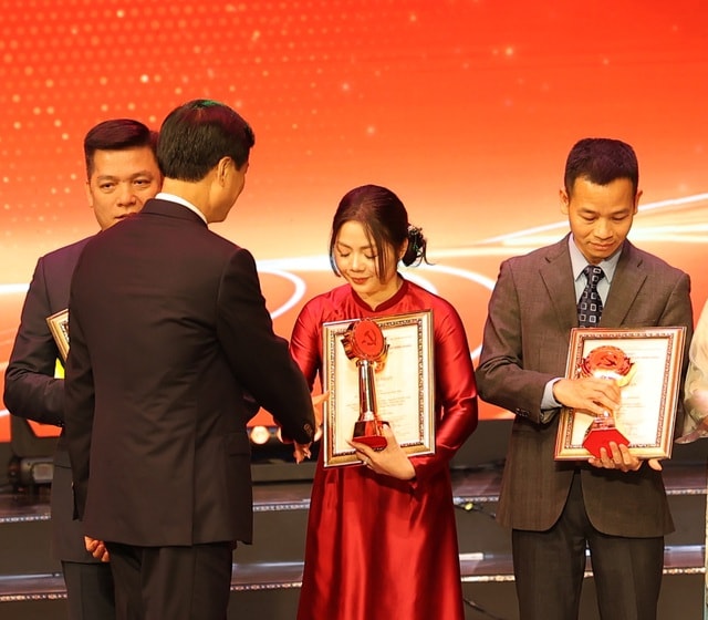 Báo Sức khỏe và Đời sống vinh dự nhận giải C Giải báo chí Búa liềm Vàng 2025- Ảnh 2. Báo Sức khỏe và Đời sống vinh dự nhận giải C Giải báo chí Búa liềm Vàng 2025- Ảnh 2.