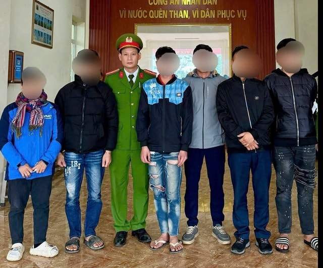 Hành trình giải cứu 3 học sinh bỏ nhà tìm 'việc nhẹ, lương cao' dịp cận Tết - Ảnh 1. Hành trình giải cứu 3 học sinh bỏ nhà tìm 'việc nhẹ, lương cao' dịp cận Tết - Ảnh 1.