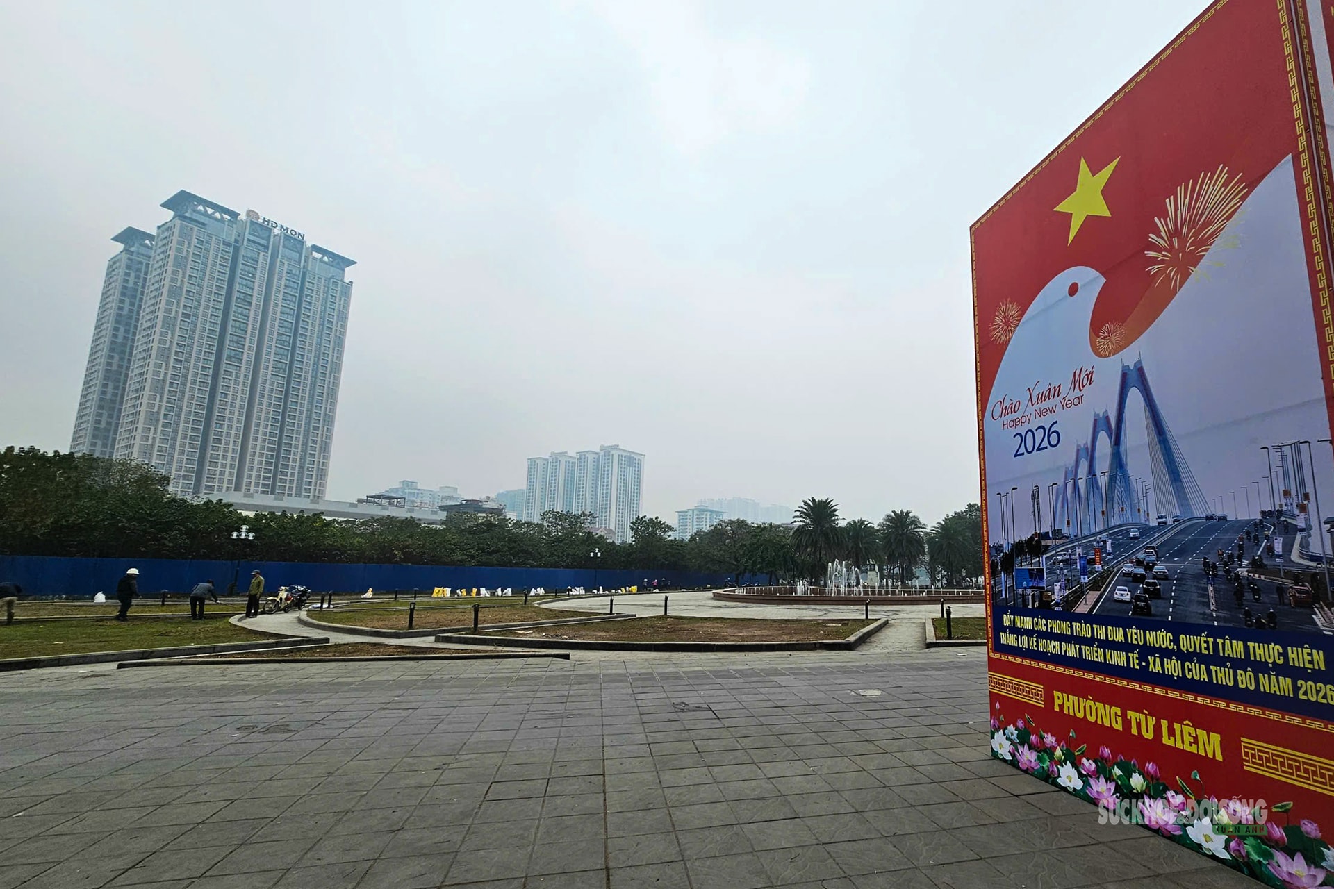 'Thay áo mới' cho công viên hồ điều hòa Mai Dịch dịp cận Tết- Ảnh 5.