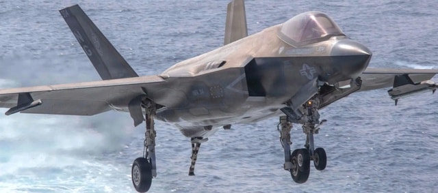 Tiêm kích F-35 từ tàu USS Abraham Lincoln Mỹ bắn hạ UAV Iran trên biển Ả Rập- Ảnh 1.