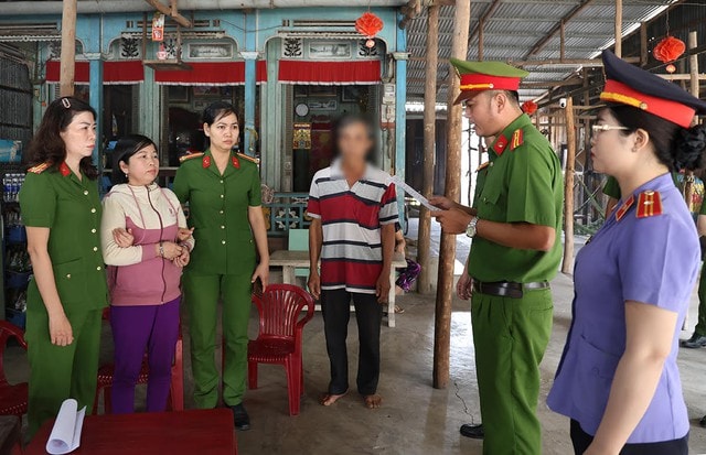 Khởi tố người phụ nữ lên mạng xúc phạm thẩm phán- Ảnh 1.