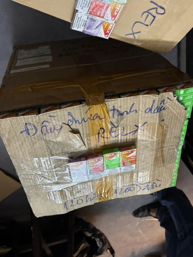 TPHCM triệt phá đường dây buôn bán thuốc lá điện tử doanh thu hàng tỉ đồng- Ảnh 10.