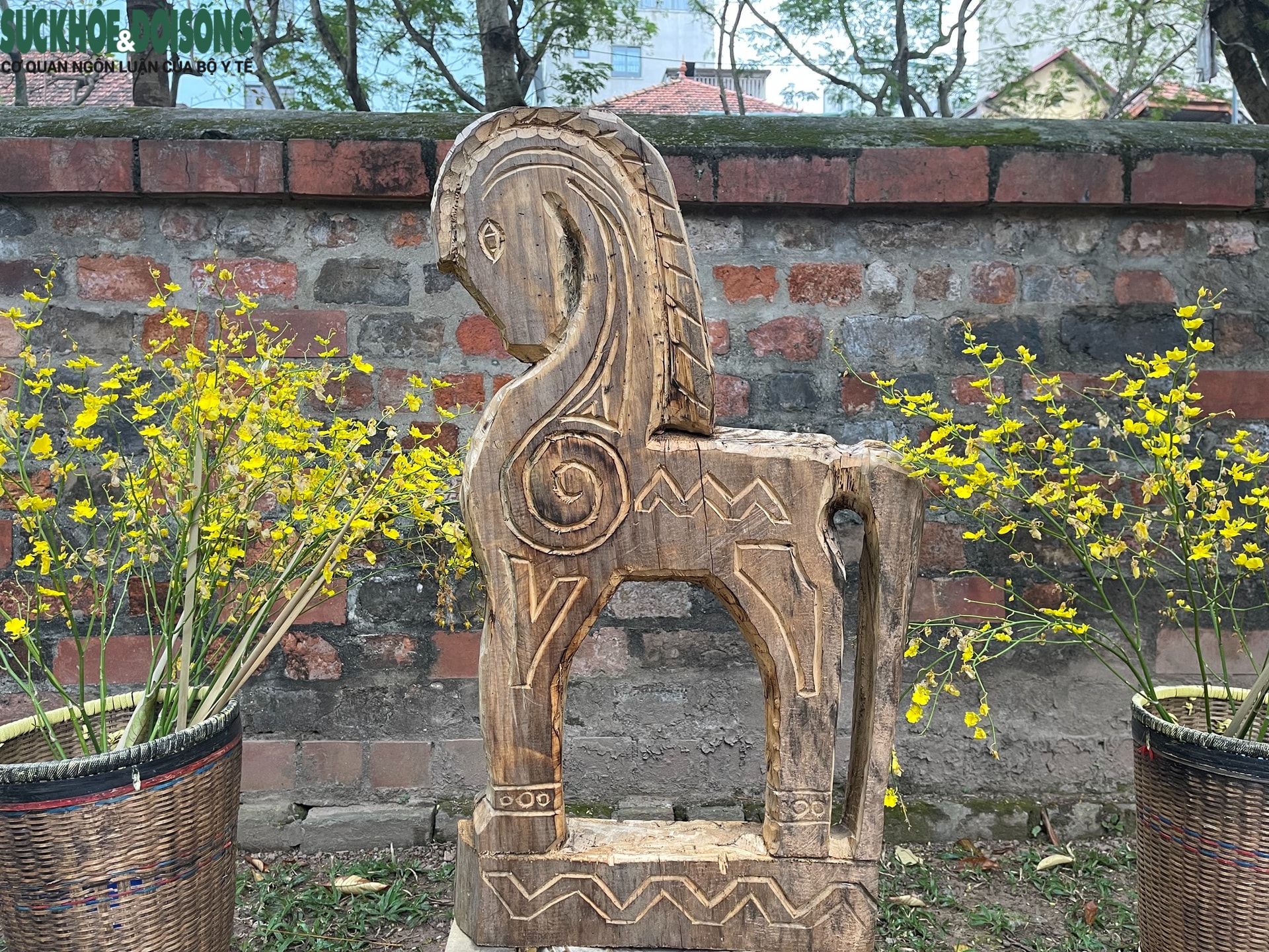 Cận cảnh bộ tượng ngựa độc bản Tây Nguyên chào Tết Bính Ngọ tại Hà Nội- Ảnh 6. Cận cảnh bộ tượng ngựa độc bản Tây Nguyên chào Tết Bính Ngọ tại Hà Nội- Ảnh 6.