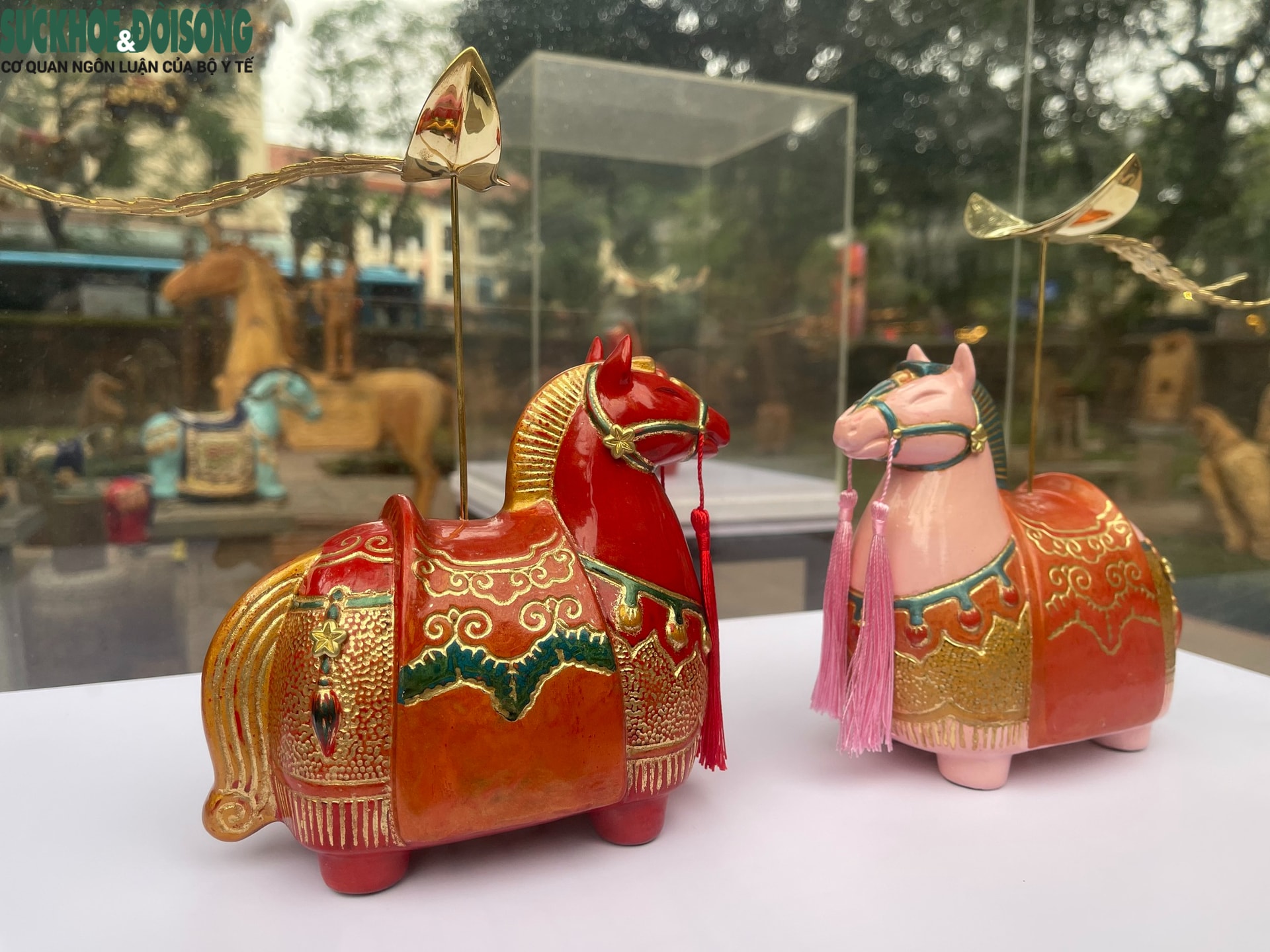 Cận cảnh bộ tượng ngựa độc bản Tây Nguyên chào Tết Bính Ngọ tại Hà Nội- Ảnh 7. Cận cảnh bộ tượng ngựa độc bản Tây Nguyên chào Tết Bính Ngọ tại Hà Nội- Ảnh 7.