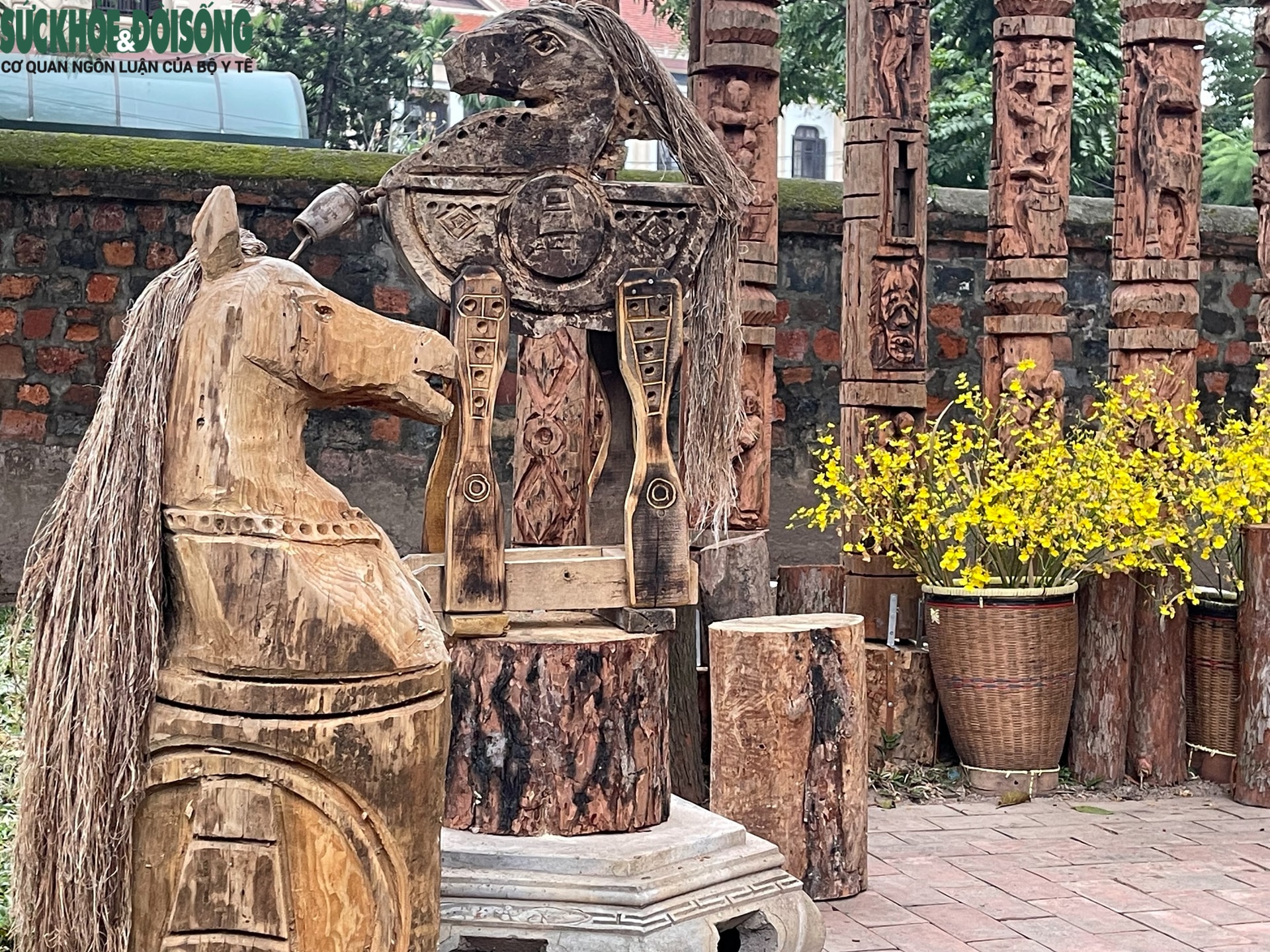 Cận cảnh bộ tượng ngựa độc bản Tây Nguyên chào Tết Bính Ngọ tại Hà Nội- Ảnh 8. Cận cảnh bộ tượng ngựa độc bản Tây Nguyên chào Tết Bính Ngọ tại Hà Nội- Ảnh 8.