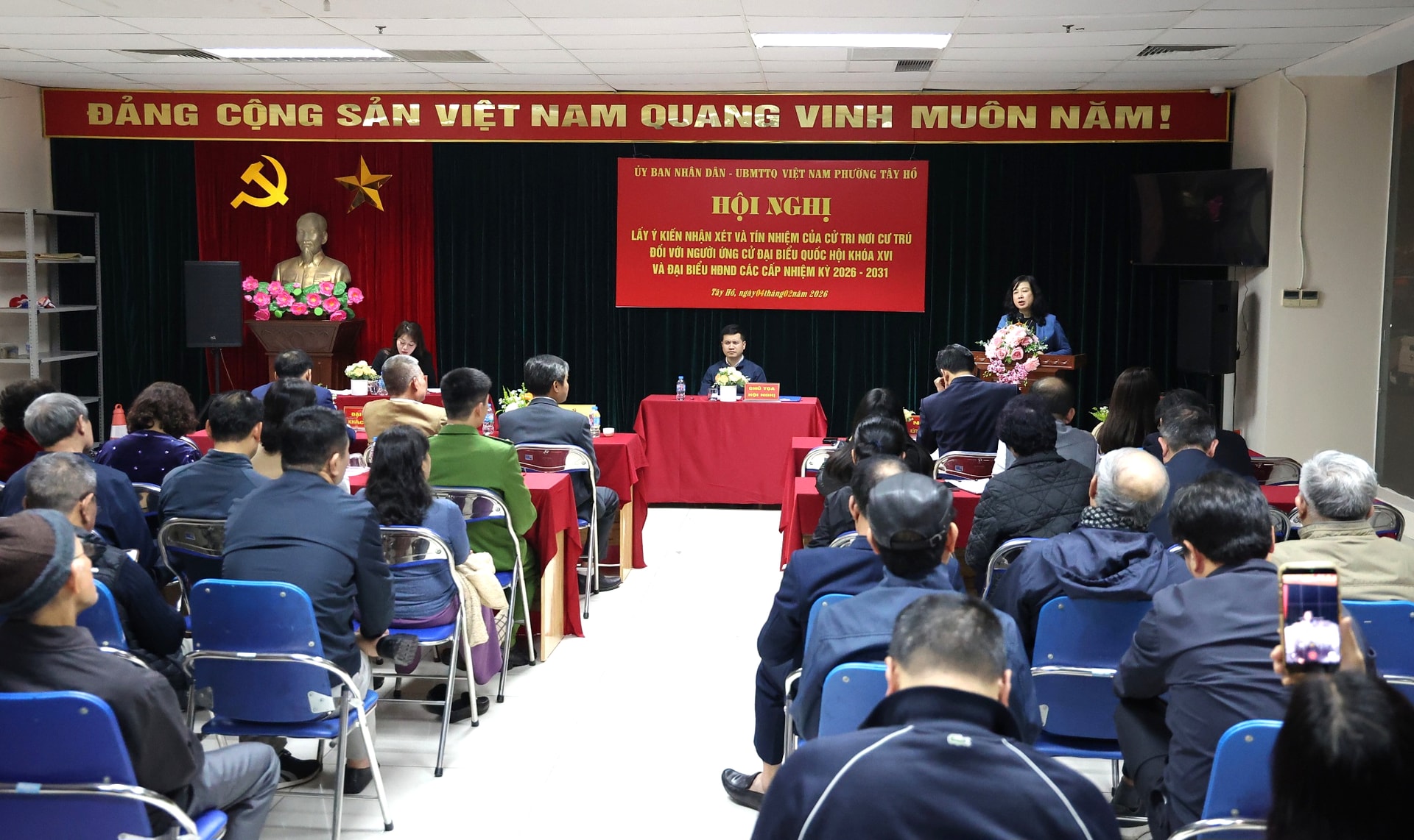 100% cử tri nơi cư trú tín nhiệm giới thiệu Bộ trưởng Bộ Y tế Đào Hồng Lan ứng cử Đại biểu Quốc hội Khoá XVI- Ảnh 2. 100% cử tri nơi cư trú tín nhiệm giới thiệu Bộ trưởng Bộ Y tế Đào Hồng Lan ứng cử Đại biểu Quốc hội Khoá XVI- Ảnh 2.