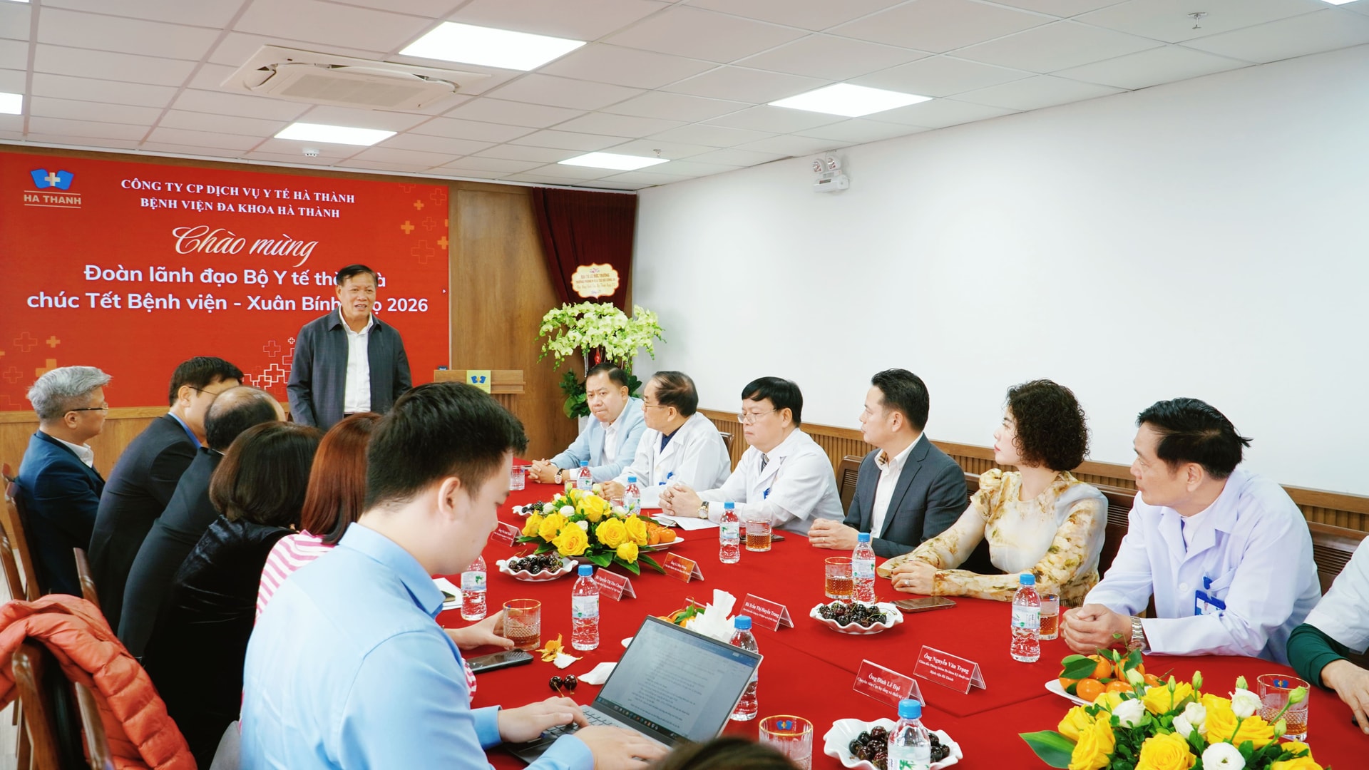 Thứ trưởng Bộ Y tế Đỗ Xuân Tuyên thăm, kiểm tra công tác ứng trực Tết tại BVĐK Hà Thành- Ảnh 1.