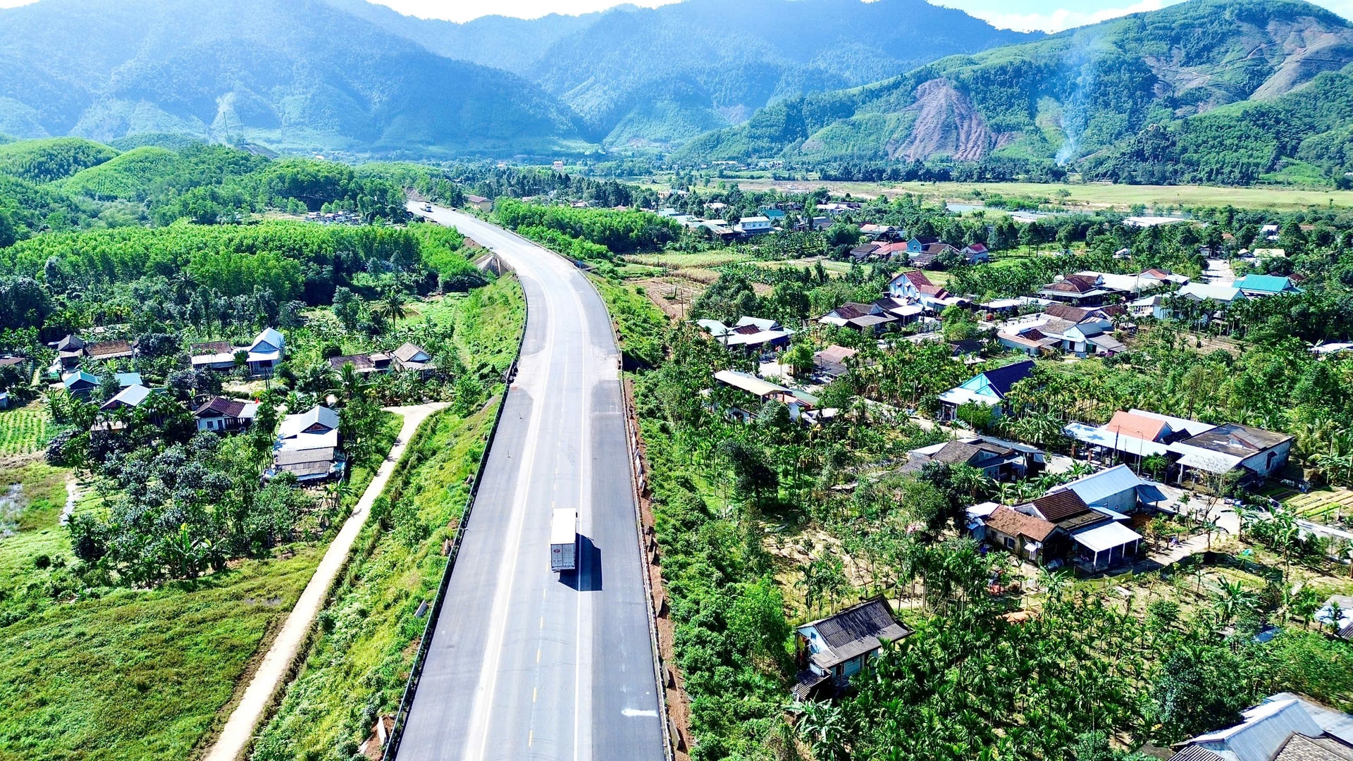 Phương án tổ chức giao thông cao tốc La Sơn - Hòa Liên dịp Tết- Ảnh 1.