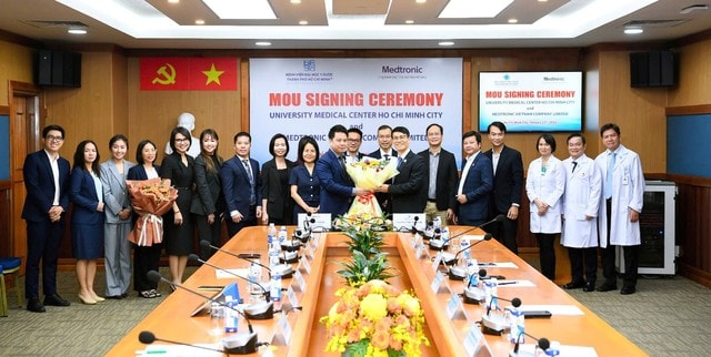 Dấu mốc hợp tác lần thứ 5 giữa BV Đại học Y Dược TPHCM và Medtronic Việt Nam- Ảnh 1.