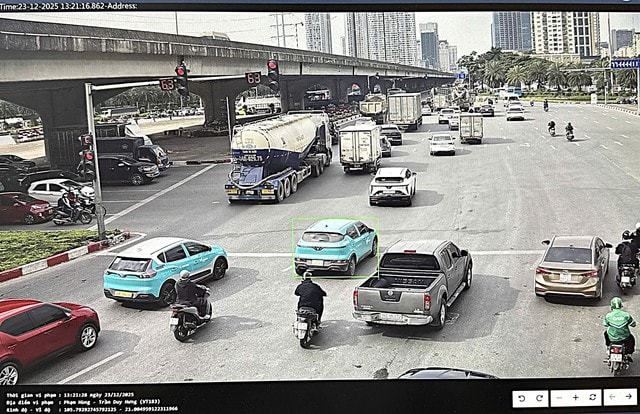 Hà Nội: Hơn 2.500 ô tô, xe máy vi phạm giao thông bị camera AI bắt lỗi- Ảnh 2. Hà Nội: Hơn 2.500 ô tô, xe máy vi phạm giao thông bị camera AI bắt lỗi- Ảnh 2.