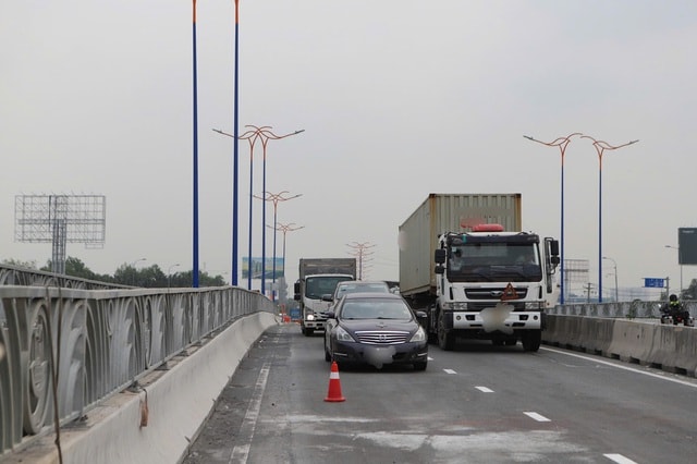 TPHCM: Nhiều tài xế vẫn bỡ ngỡ, di chuyển nhầm ở hầm chui nút giao An Phú- Ảnh 3.