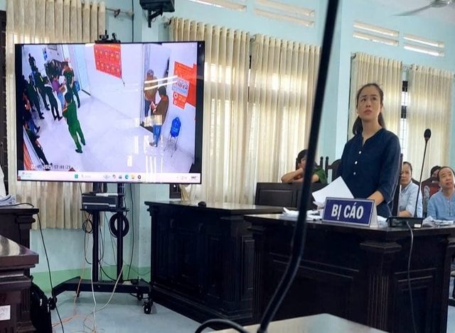 Quay video, la hét trước trụ sở công an, người phụ nữ lĩnh 8 tháng tù- Ảnh 1.