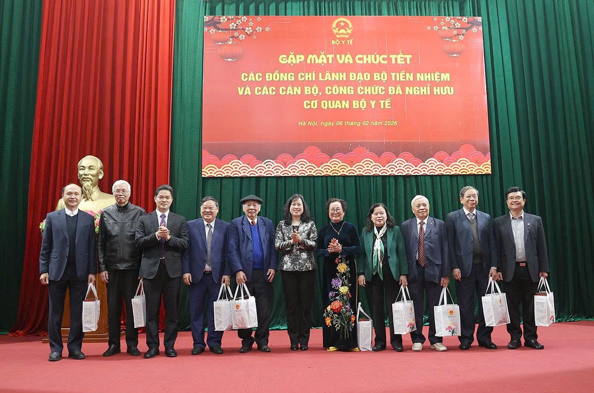 Bộ Y tế gặp mặt, chúc Tết lãnh đạo Bộ tiền nhiệm, cán bộ, công chức hưu trí- Ảnh 6. Bộ Y tế gặp mặt, chúc Tết lãnh đạo Bộ tiền nhiệm, cán bộ, công chức hưu trí- Ảnh 6.