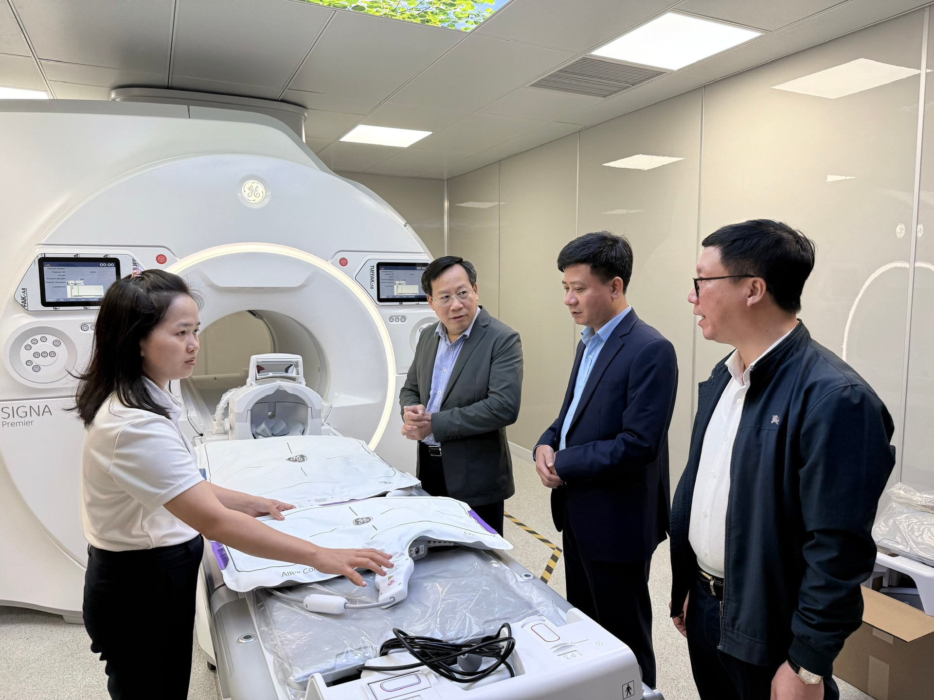 Nỗ lực đẩy nhanh tiến độ để đưa Bệnh viện Bạch Mai, Việt Đức cơ sở 2 vào hoạt động- Ảnh 1. Nỗ lực đẩy nhanh tiến độ để đưa Bệnh viện Bạch Mai, Việt Đức cơ sở 2 vào hoạt động- Ảnh 1.