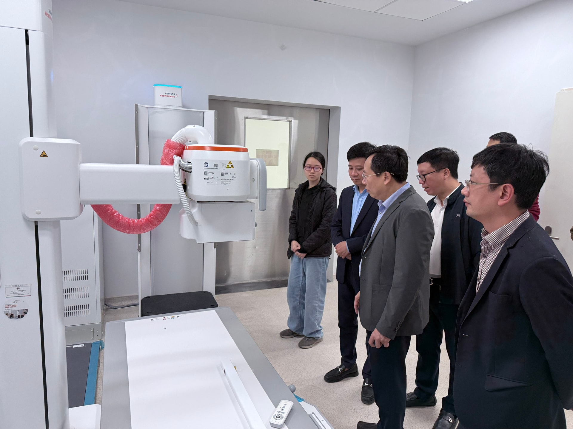 Nỗ lực đẩy nhanh tiến độ để đưa Bệnh viện Bạch Mai, Việt Đức cơ sở 2 vào hoạt động- Ảnh 3. Nỗ lực đẩy nhanh tiến độ để đưa Bệnh viện Bạch Mai, Việt Đức cơ sở 2 vào hoạt động- Ảnh 3.