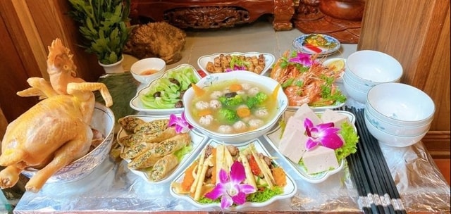 Cúng ông Công ông Táo: Nên chọn cỗ mặn hay cỗ chay?- Ảnh 1.