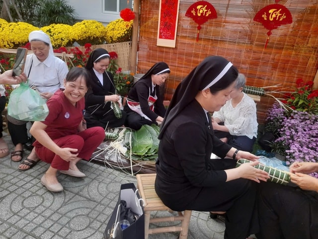 Chăm lo Tết trong bệnh viện hạng đặc biệt: Khi nhân viên y tế làm ‘người giữ Xuân’ cho bệnh nhân- Ảnh 6.