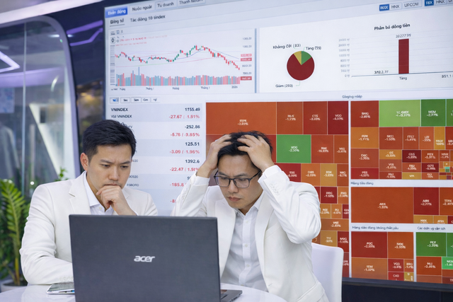 Chứng khoán tiếp tục bị bán tháo với 643 mã chìm trong sắc đỏ- Ảnh 1.