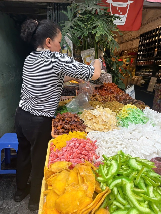 Phố bánh kẹo vào vụ Tết- Ảnh 2.