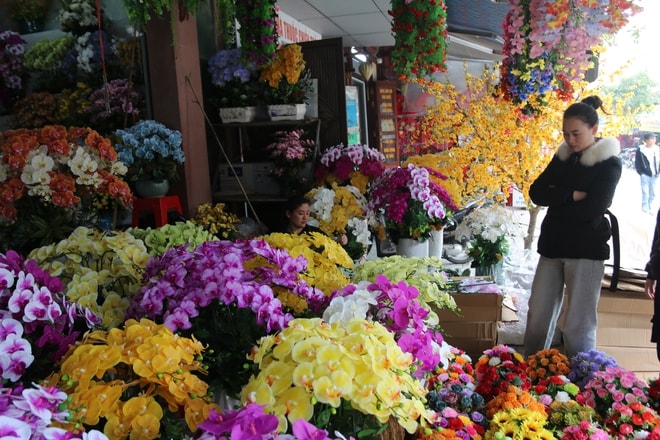 Vào mùa kinh doanh Tết, phố phụ kiện trang trí rực rỡ sắc màu- Ảnh 16. Vào mùa kinh doanh Tết, phố phụ kiện trang trí rực rỡ sắc màu- Ảnh 16.