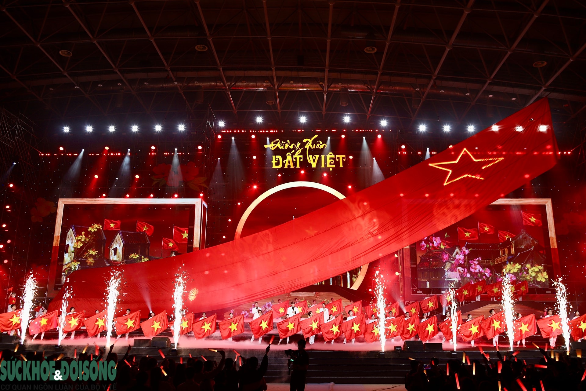 Khoảnh khắc ấn tượng trong đêm chính luận nghệ thuật 'Đường Xuân đất Việt 2026 - Hội tụ'- Ảnh 2.