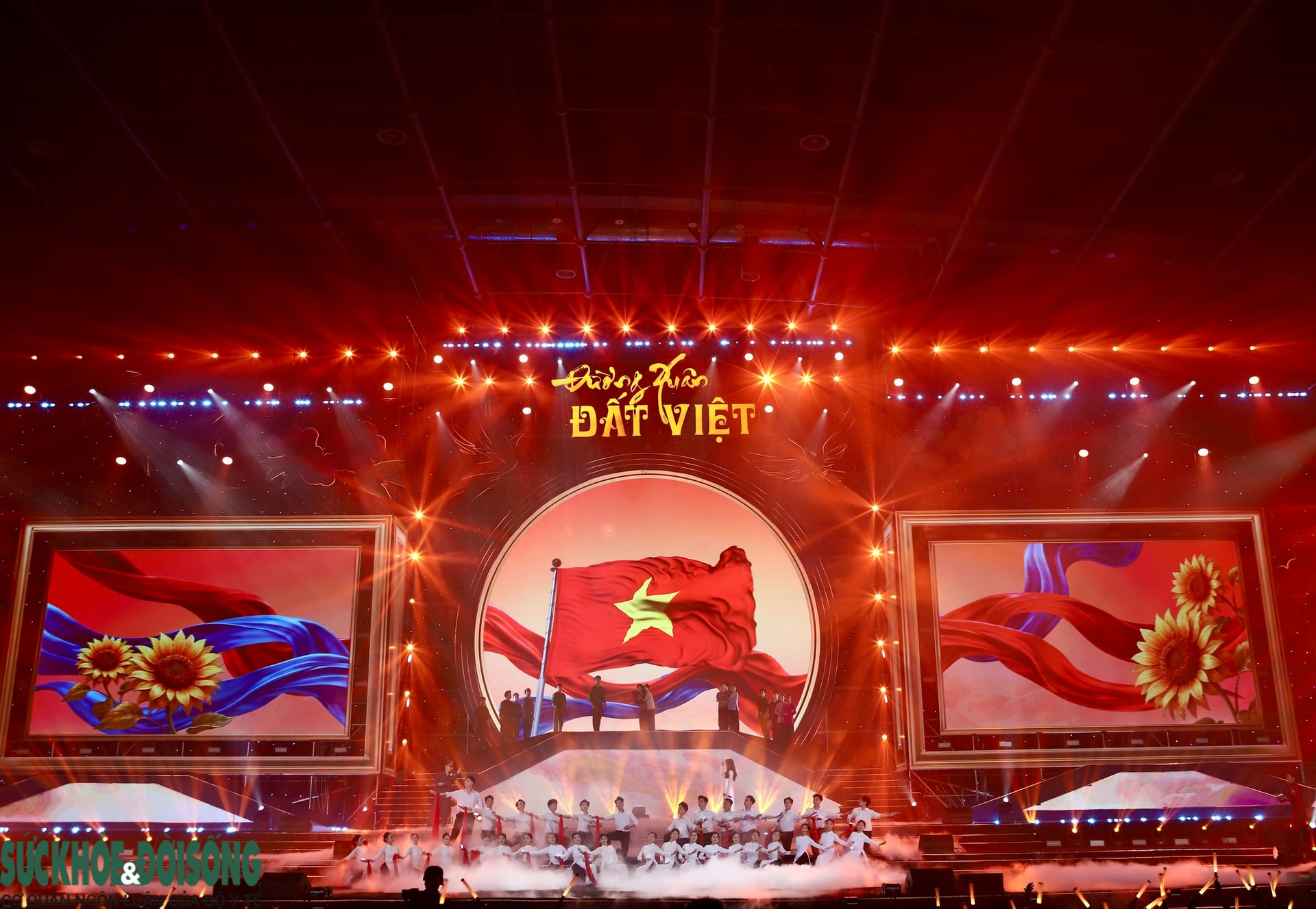 Khoảnh khắc ấn tượng trong đêm chính luận nghệ thuật 'Đường Xuân đất Việt 2026 - Hội tụ'- Ảnh 13.