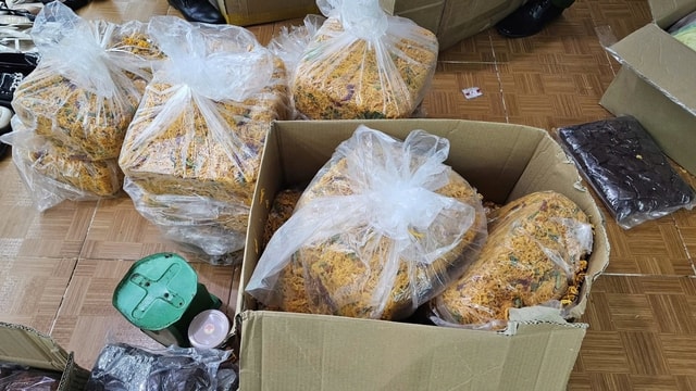 Chủ tài khoản Baloxinh buôn bán hàng trăm loại thực phẩm khô không rõ nguồn gốc- Ảnh 3.