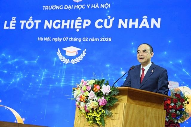 Gần 300 tân cử nhân nhận bằng tốt nghiệp, bổ sung nhân lực cho ngành y tế- Ảnh 1.