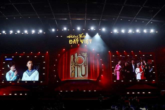Khoảnh khắc ấn tượng trong đêm chính luận nghệ thuật 'Đường Xuân đất Việt 2026 - Hội tụ'- Ảnh 9.