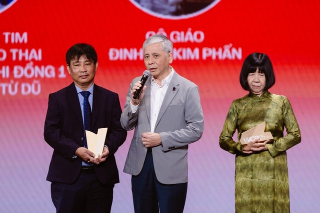 Ê-kíp thông tim xuyên bào thai và cô giáo Kim Phấn vào Top 5 Đại sứ truyền cảm hứng- Ảnh 1. Ê-kíp thông tim xuyên bào thai và cô giáo Kim Phấn vào Top 5 Đại sứ truyền cảm hứng- Ảnh 1.