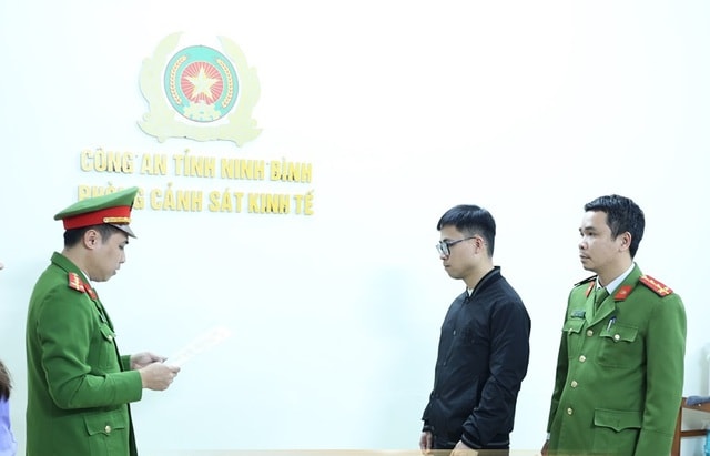 Khởi tố, bắt tạm giam chủ doanh nghiệp vàng bạc bỏ ngoài doanh thu hơn 1.500 tỷ đồng- Ảnh 1. Khởi tố, bắt tạm giam chủ doanh nghiệp vàng bạc bỏ ngoài doanh thu hơn 1.500 tỷ đồng- Ảnh 1.