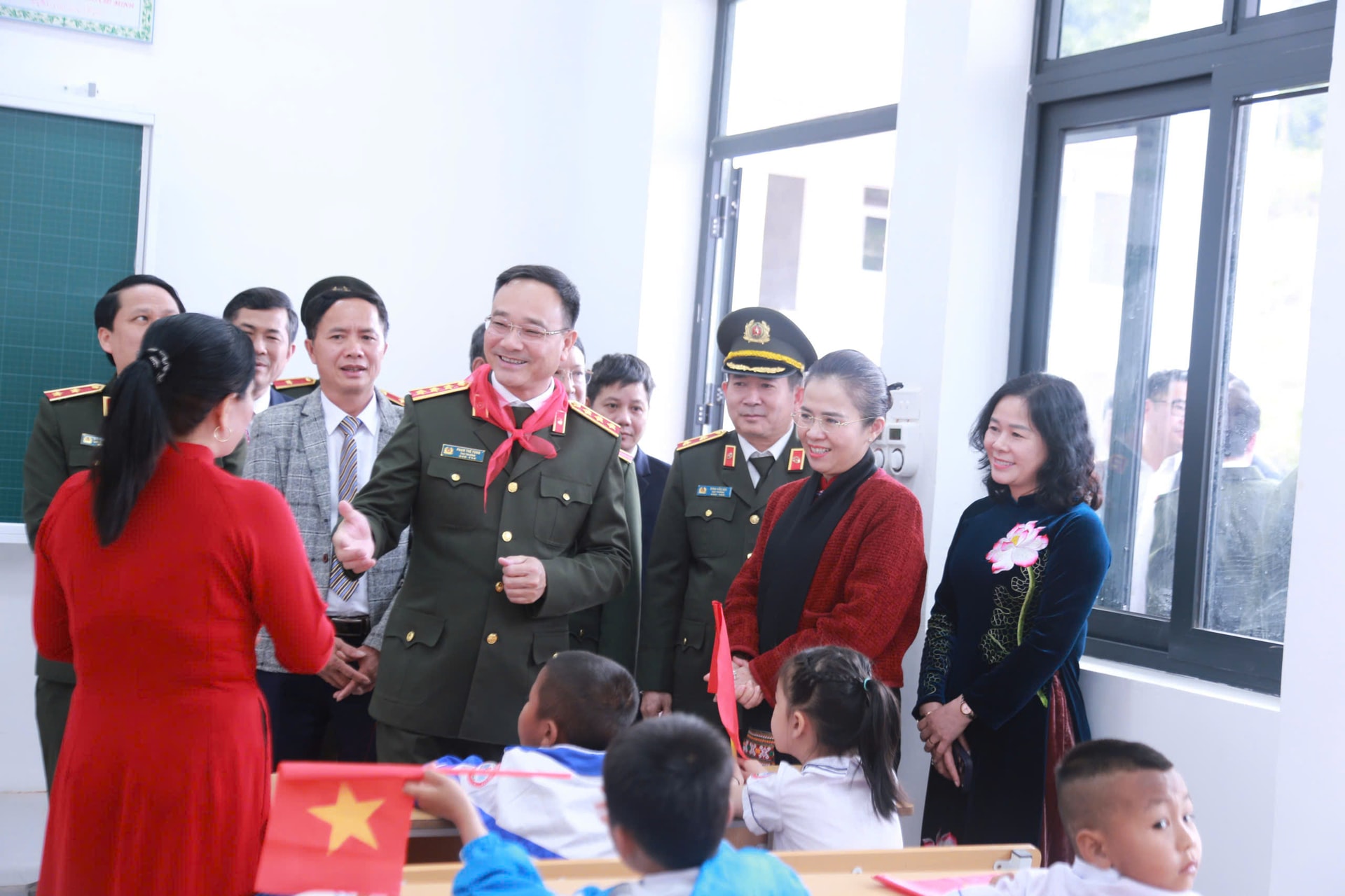 Bộ Công an khánh thành công trình tòa nhà khám, chữa bệnh Trung tâm Y tế Tương Dương- Ảnh 5. Bộ Công an khánh thành công trình tòa nhà khám, chữa bệnh Trung tâm Y tế Tương Dương- Ảnh 5.