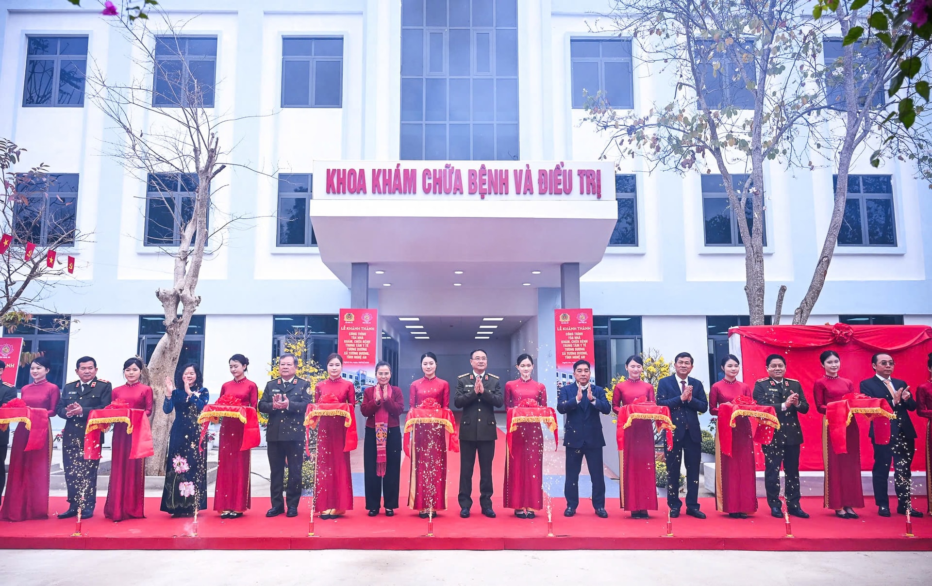 Bộ Công an khánh thành công trình tòa nhà khám, chữa bệnh Trung tâm Y tế Tương Dương- Ảnh 2. Bộ Công an khánh thành công trình tòa nhà khám, chữa bệnh Trung tâm Y tế Tương Dương- Ảnh 2.