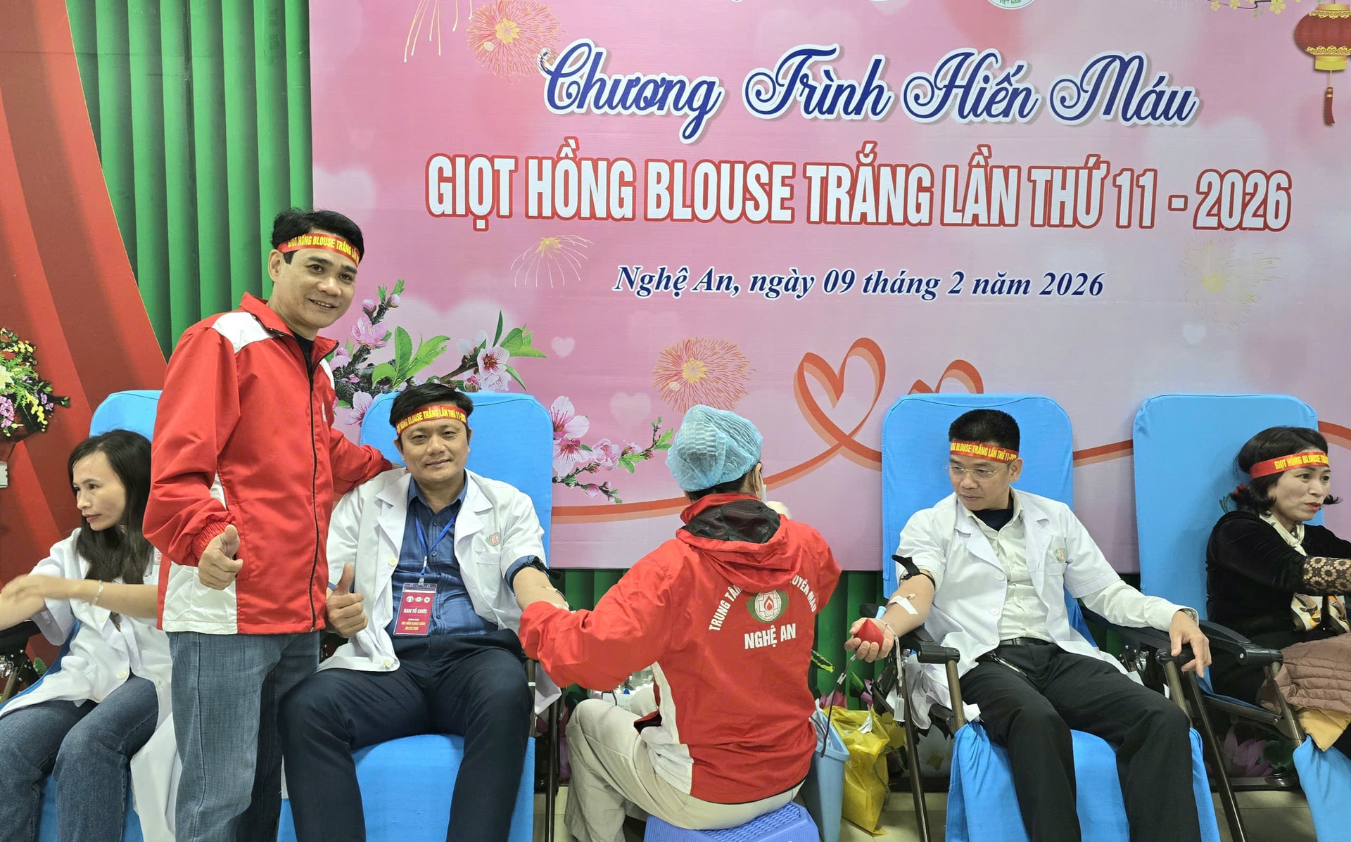 Chương trình “Giọt hồng Blouse trắng” được tổ chức nhiều năm liên tiếp và đã trở thành một phong trào hiến máu tình nguyện có uy tín và lan tỏa trong xã hội. Chương trình “Giọt hồng Blouse trắng” được tổ chức nhiều năm liên tiếp và đã trở thành một phong trào hiến máu tình nguyện có uy tín và lan tỏa trong xã hội.