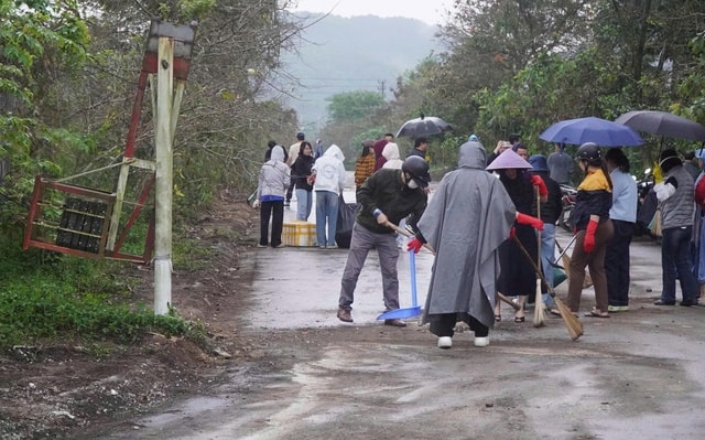 Lắp camera giám sát, ngăn đổ trộm rác ở khu quy hoạch Đại học Huế- Ảnh 2. Lắp camera giám sát, ngăn đổ trộm rác ở khu quy hoạch Đại học Huế- Ảnh 2.