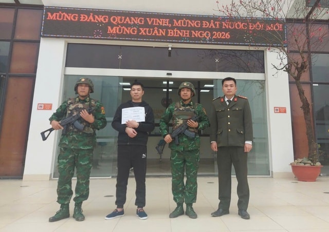 Bắt đối tượng truy nã đặc biệt nguy hiểm tại khu vực biên giới- Ảnh 1.