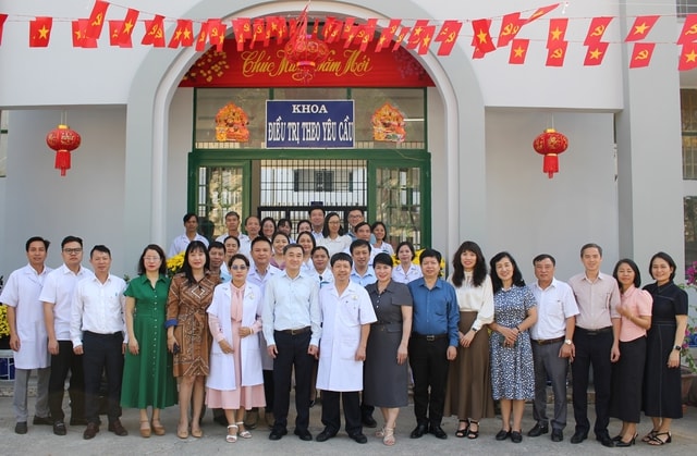 Thứ trưởng Bộ Y tế Trần Văn Thuấn thăm, kiểm tra và chúc Tết các cơ sở y tế tại Đồng Nai và TPHCM- Ảnh 3.