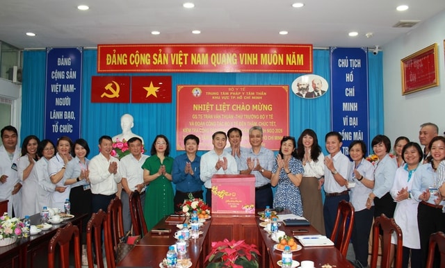 Thứ trưởng Bộ Y tế Trần Văn Thuấn thăm, kiểm tra và chúc Tết các cơ sở y tế tại Đồng Nai và TPHCM- Ảnh 5.