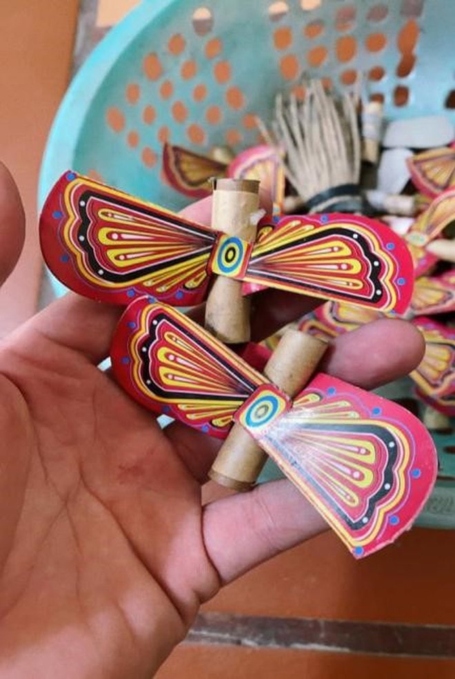 Cảnh báo pháo nổ 'nguỵ trang' dưới dạng đồ chơi trẻ em- Ảnh 1.