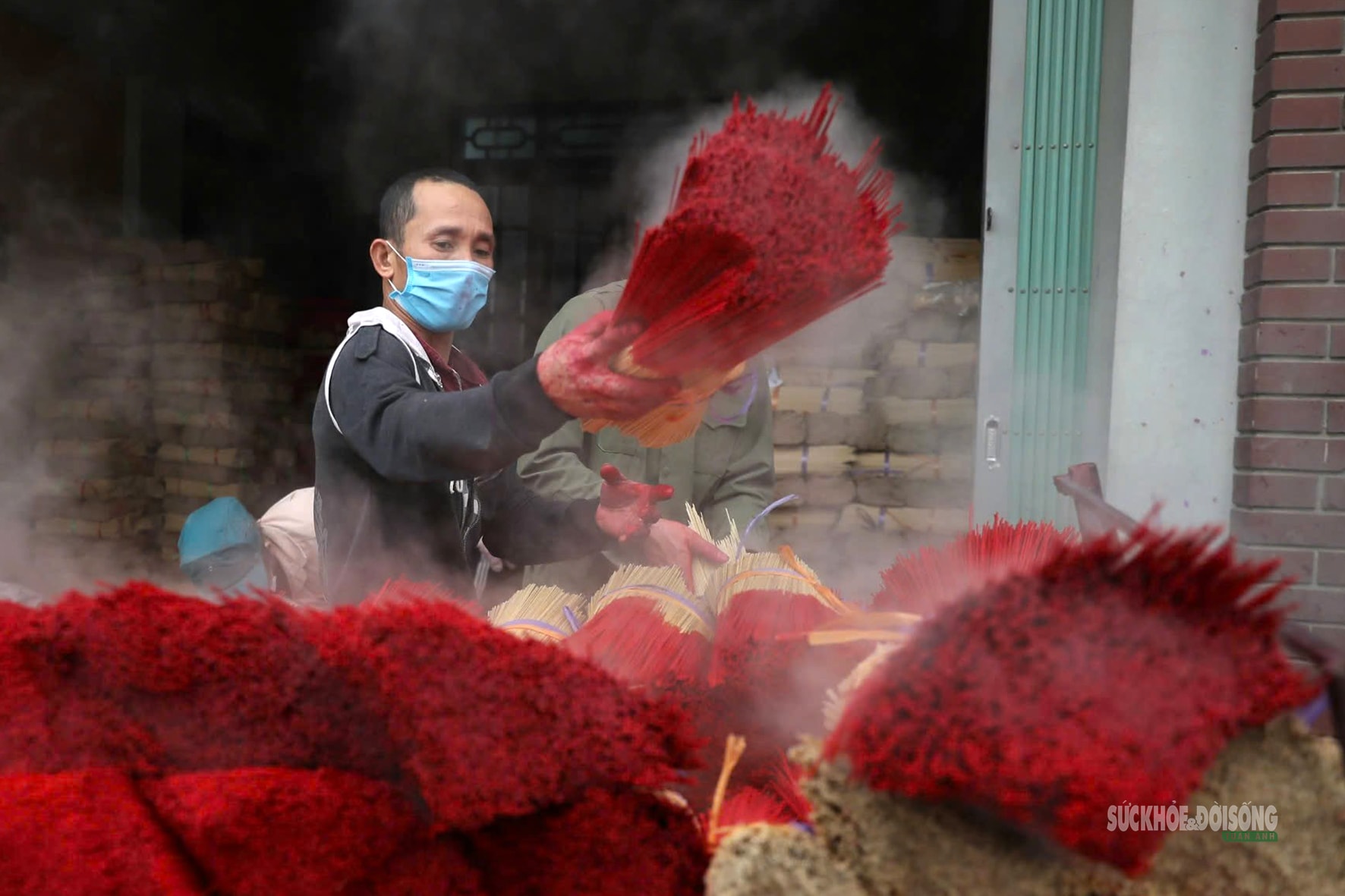 Sắc Tết rực rỡ tại làng hương Quảng Phú Cầu- Ảnh 3.