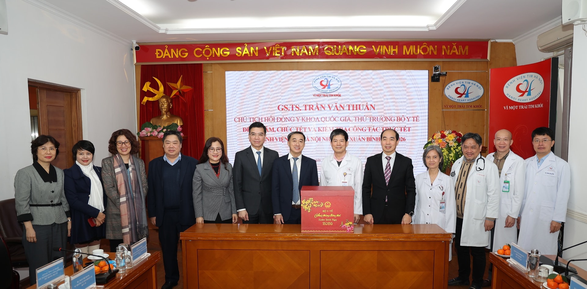 Thứ trưởng Trần Văn Thuấn thăm, kiểm tra công tác y tế dịp Tết Bính Ngọ tại 3 bệnh viện của Hà Nội- Ảnh 10. Thứ trưởng Trần Văn Thuấn thăm, kiểm tra công tác y tế dịp Tết Bính Ngọ tại 3 bệnh viện của Hà Nội- Ảnh 10.