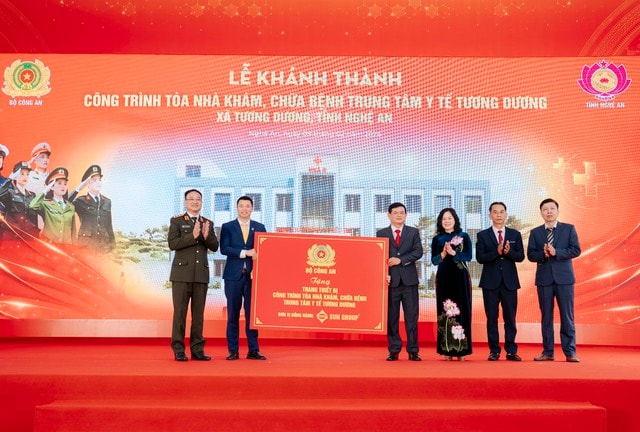 Trung tâm Y tế Tương Dương khánh thành tòa nhà khám chữa bệnh mới, nhận ngay gói tài trợ 'khủng' của Sun Group- Ảnh 2. Trung tâm Y tế Tương Dương khánh thành tòa nhà khám chữa bệnh mới, nhận ngay gói tài trợ 'khủng' của Sun Group- Ảnh 2.