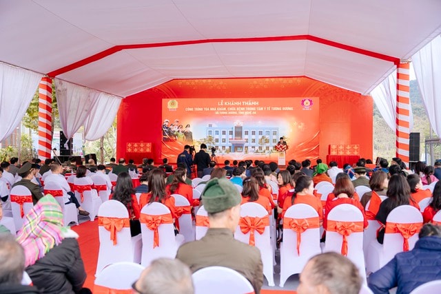 Trung tâm Y tế Tương Dương khánh thành tòa nhà khám chữa bệnh mới, nhận ngay gói tài trợ 'khủng' của Sun Group- Ảnh 3. Trung tâm Y tế Tương Dương khánh thành tòa nhà khám chữa bệnh mới, nhận ngay gói tài trợ 'khủng' của Sun Group- Ảnh 3.