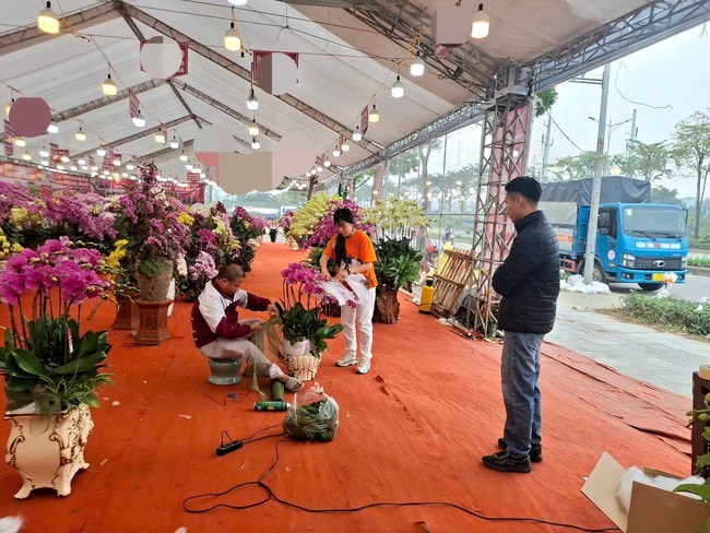 Phố phường rộn ràng không khí mua sắm Tết- Ảnh 10.