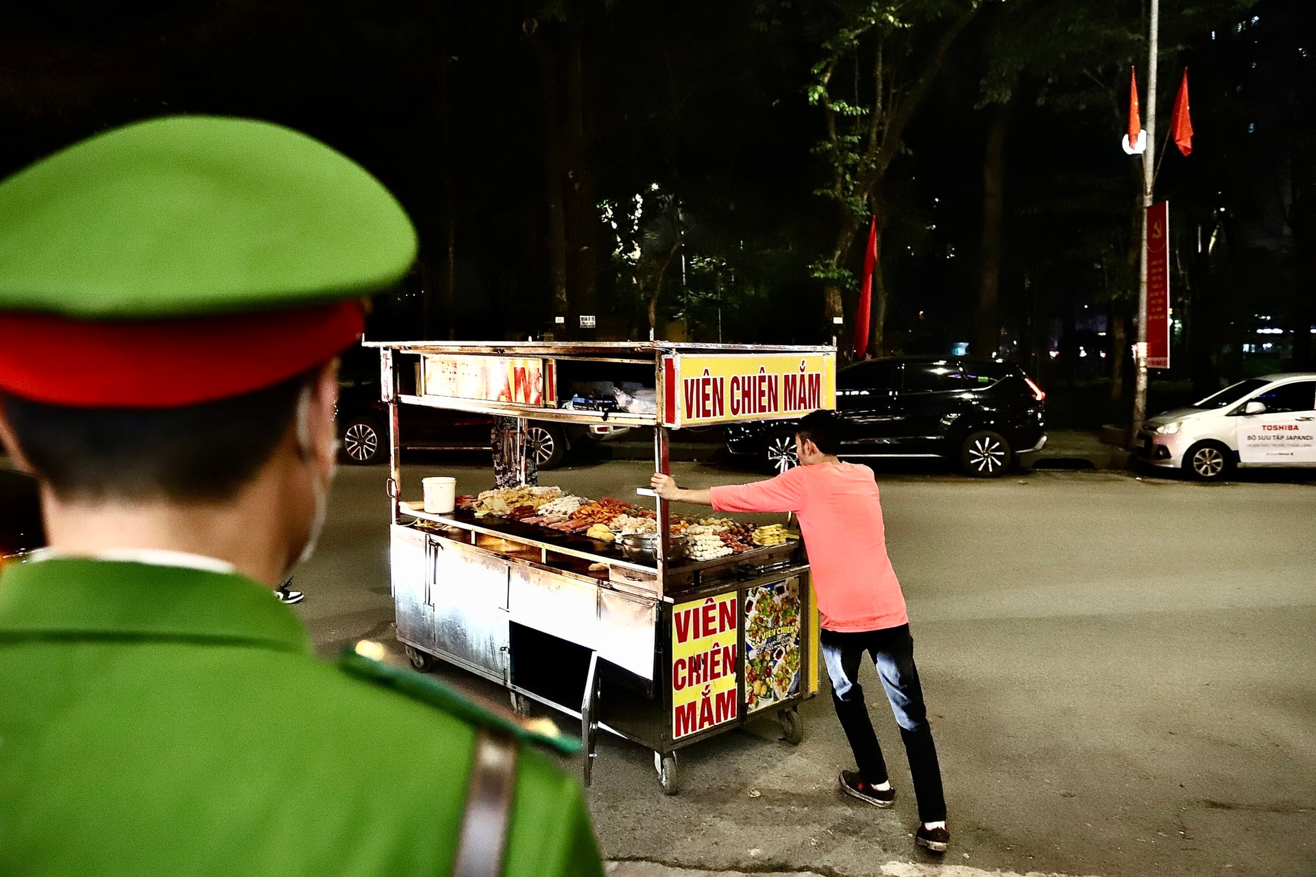 Trật tự đô thị tại phường Hoàng Liệt: Duy trì thế nào sau đoàn kiểm tra đi qua?- Ảnh 4. Trật tự đô thị tại phường Hoàng Liệt: Duy trì thế nào sau đoàn kiểm tra đi qua?- Ảnh 4.