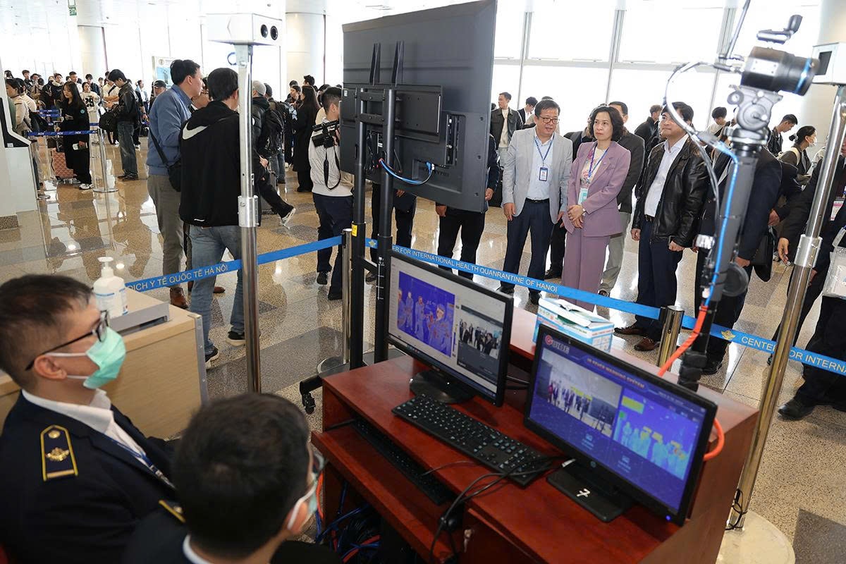 Tăng cường giám sát y tế cửa khẩu, dẵn sàng ứng phó mọi tình huống dịch bệnh dịp Tết Nguyên đán- Ảnh 1.